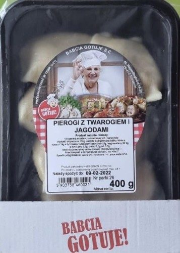 pierogi z twarogiem i jagodami.jpg