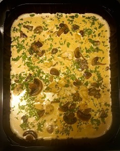 GULASZ DROBIOWY Z PIECZARKAMI ( 4 kg / op )